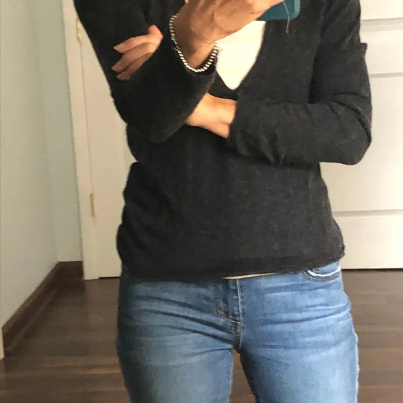 Vintage Mini V neck sweater - Picture 4 of 5